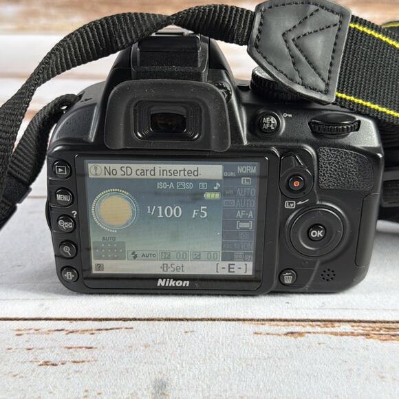 Nikon D3100 14.2MP DSLR Camera w/ 18-55mm VR Lens – Shutter Count 8032 - Picture 4 of 8